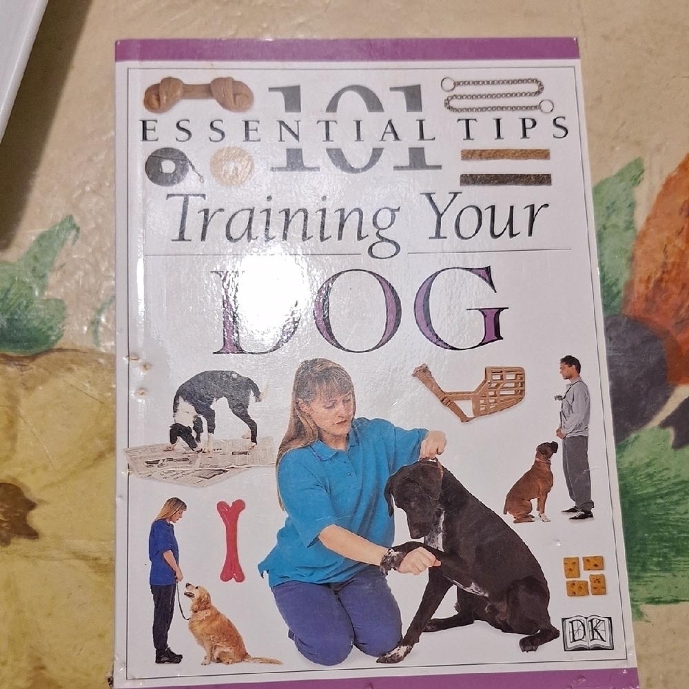 101 Essential Tips: Training Your Dog - Multicolor